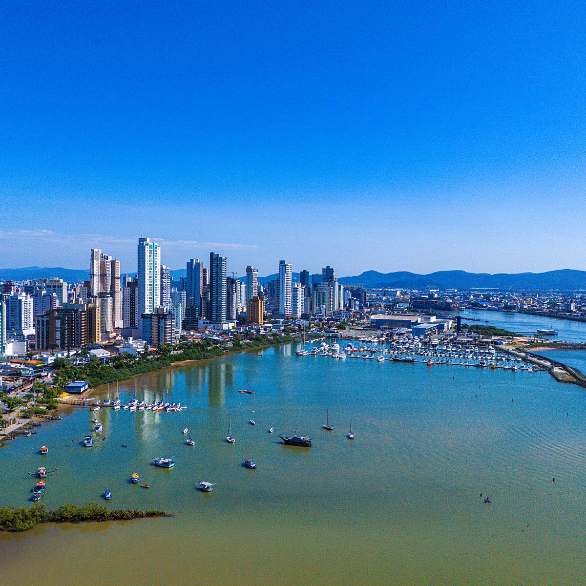 TOUR PELA CIDADE