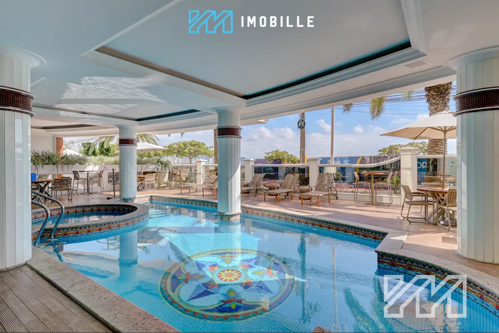 Beverly Hills - Beverly Hills - piscina externa