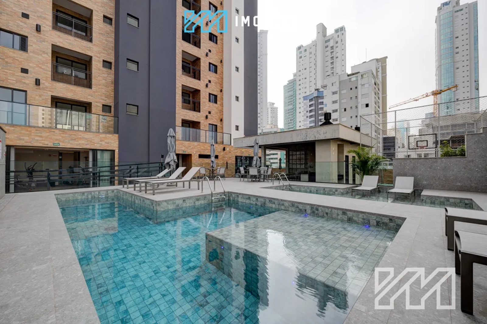 Sun Beach - Sun Beach - piscina externa